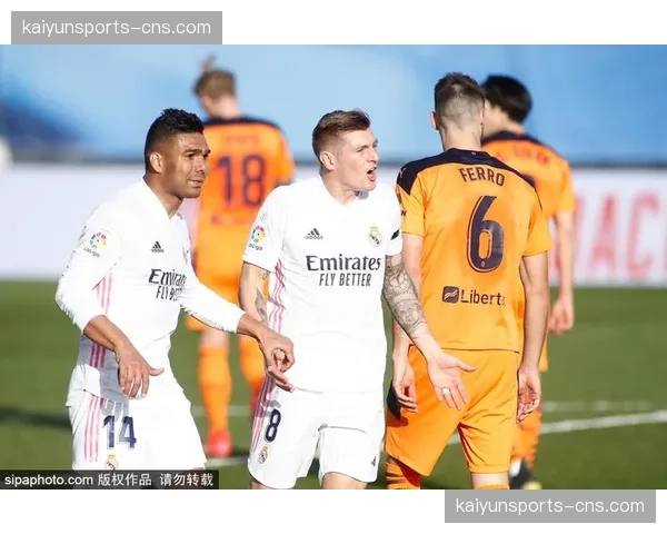 花絮：皇马vs莱比锡赛前，伯纳乌全场为昔日球星克罗斯鼓掌致敬