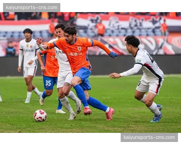 中超联赛第三轮前瞻:上海海港迎战山东泰山,新援对决成焦点 中超联赛第三轮前瞻:上海海港迎战山东泰山,新援对决成焦点