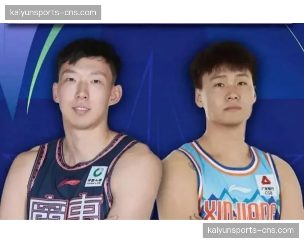 周琦与赵睿赛前训练馆门口交谈,展现职业球员风度 周琦与赵睿赛前训练馆门口交谈,展现职业球员风度